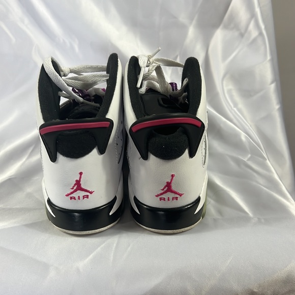 Air Jordan 6 Retro GS Shoes White/Vivid
Pink-Bright Grape-Black size 6.5 (Copy) - Picture 3 of 6